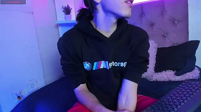 Snapshot of Andrew_Wolff chatting on 03.07.25 Andrew Wolff online show from 03.07.25