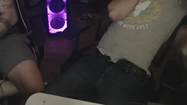 Snapshot of weknowourworth6999 chatting on 09.14.25 weknowourworth6999 online show from 09.14.25