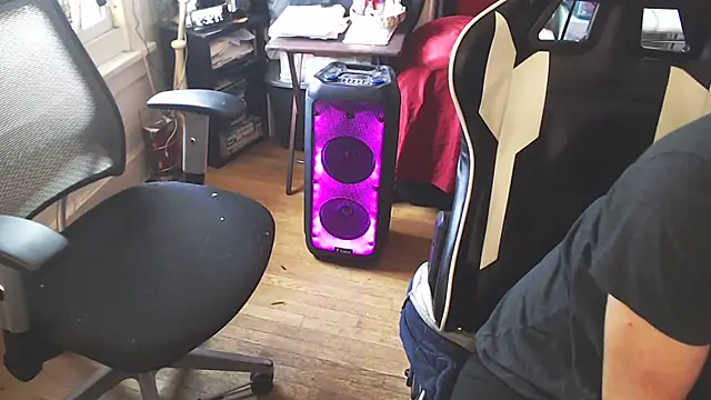 Snapshot of weknowourworth6999 chatting on 09.29.25 weknowourworth6999 online show from 09.29.25