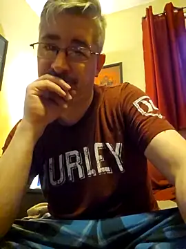 Snapshot of smooothbb chatting on 03.18.25 smooothbb online show from 03.18.25