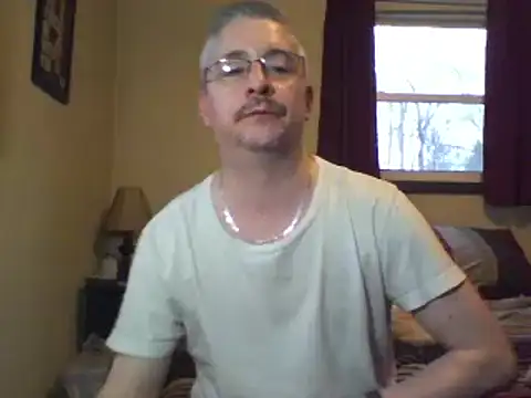 Snapshot of smooothbb chatting on 03.19.25 smooothbb online show from 03.19.25