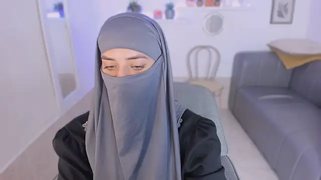 Snapshot of salma_arabicc chatting on 10.18.25 salma arabicc online show from 10.18.25