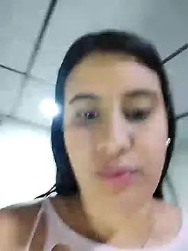 Snapshot of mialorents chatting on 03.05.25 mialorents online show from 03.05.25