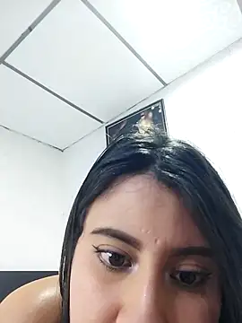 Snapshot of mialorents chatting on 03.16.25 mialorents online show from 03.16.25