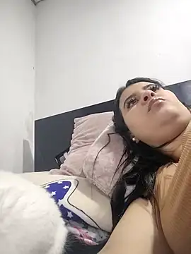 Snapshot of mialorents chatting on 09.13.25 mialorents online show from 09.13.25