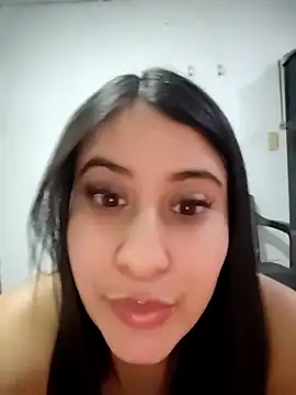 Snapshot of mialorents chatting on 09.25.25 mialorents online show from 09.25.25