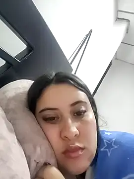 Snapshot of mialorents chatting on 09.30.25 mialorents online show from 09.30.25