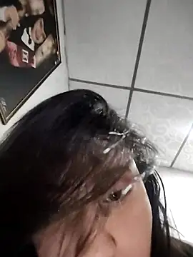 Snapshot of mialorents chatting on 10.04.25 mialorents online show from 10.04.25