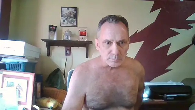 Snapshot of HunkofRock chatting on 10.30.25 HunkofRock online show from 10.30.25