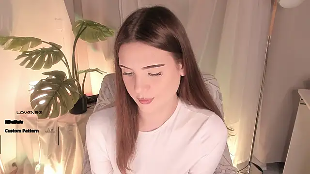LisaBaillea online show from 10.15.25