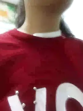 Snapshot of saraaxx1 chatting on 03.11.25 saraaxx1 online show from 03.11.25