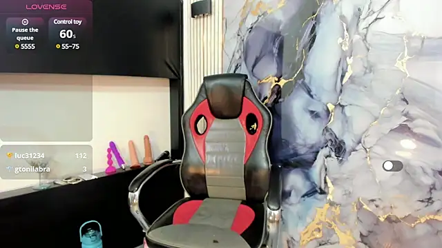 Snapshot of vella_sex chatting on 03.21.25 vella sex online show from 03.21.25