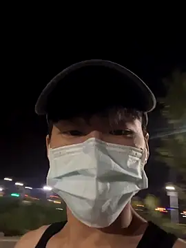 Snapshot of chipboo chatting on 10.16.25 chipboo online show from 10.16.25