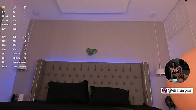 Snapshot of Emiliana_Rios chatting on 10.30.25 Emiliana Rios online show from 10.30.25