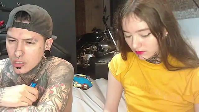 Snapshot of Alucard-Carmila chatting on 03.21.25 Alucard-Carmila online show from 03.21.25