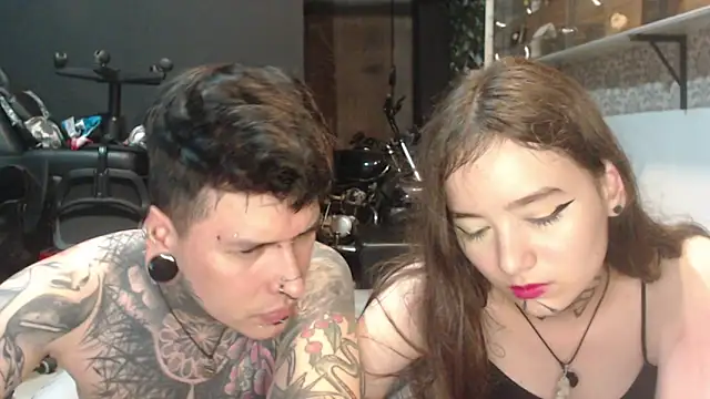 Snapshot of Alucard-Carmila chatting on 03.23.25 Alucard-Carmila online show from 03.23.25