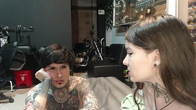 Snapshot of Alucard-Carmila chatting on 09.21.25 Alucard-Carmila online show from 09.21.25