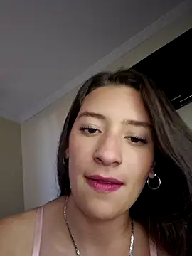 Snapshot of HOLY_DOLL chatting on 10.15.25 HOLY DOLL online show from 10.15.25