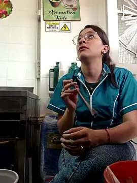 Snapshot of HOLY_DOLL chatting on 11.07.25 HOLY DOLL online show from 11.07.25