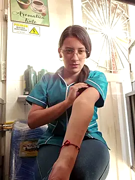 Snapshot of HOLY_DOLL chatting on 11.11.25 HOLY DOLL online show from 11.11.25