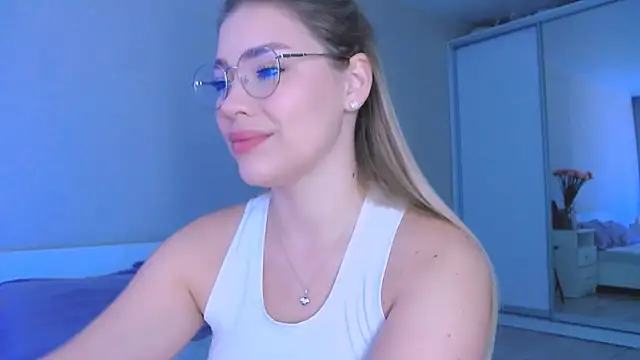 Snapshot of DIANAxxxDIAMOND chatting on 10.06.25 DIANAxxxDIAMOND online show from 10.06.25