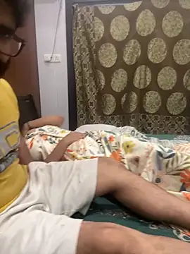 Snapshot of lustyindiancouple chatting on 03.15.25 lustyindiancouple online show from 03.15.25