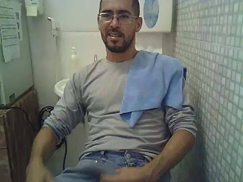 Snapshot of pdasgyn chatting on 09.17.25 pdasgyn online show from 09.17.25