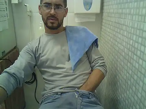 Snapshot of pdasgyn chatting on 09.18.25 pdasgyn online show from 09.18.25