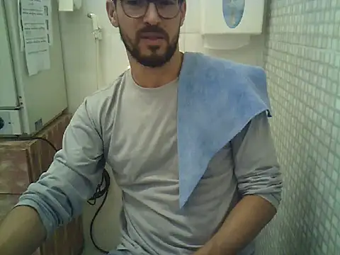 Snapshot of pdasgyn chatting on 10.01.25 pdasgyn online show from 10.01.25