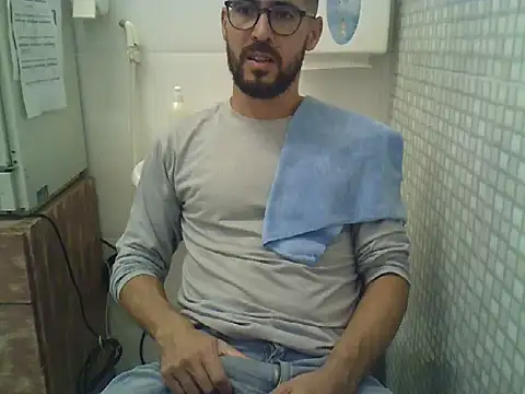 Snapshot of pdasgyn chatting on 10.16.25 pdasgyn online show from 10.16.25