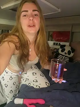 Snapshot of Amesthyst_destiny chatting on 10.15.25 Amesthyst destiny online show from 10.15.25