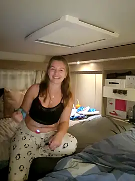 Snapshot of Amesthyst_destiny chatting on 10.29.25 Amesthyst destiny online show from 10.29.25