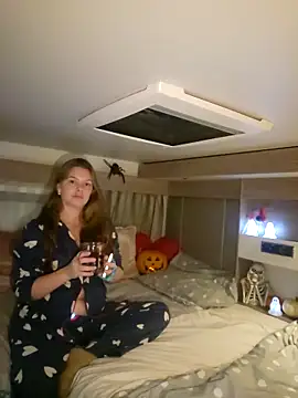 Snapshot of Amesthyst_destiny chatting on 10.30.25 Amesthyst destiny online show from 10.30.25