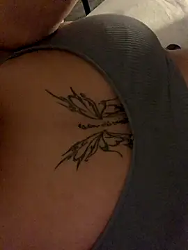 Snapshot of mariabootyyy chatting on 09.18.25 mariabootyyy online show from 09.18.25