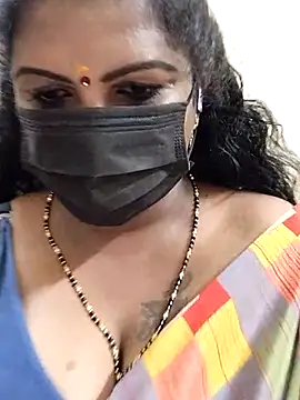 Snapshot of poojaa-rani chatting on 03.17.25 poojaa-rani online show from 03.17.25