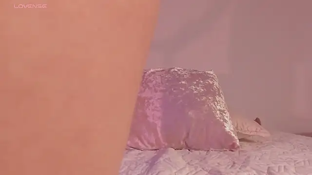 Snapshot of Camile_Histon8 chatting on 11.06.25 Camile Histon8 online show from 11.06.25