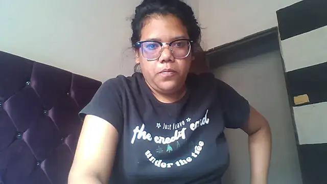 Snapshot of Valeria_Tiffany chatting on 10.23.25 Valeria Tiffany online show from 10.23.25