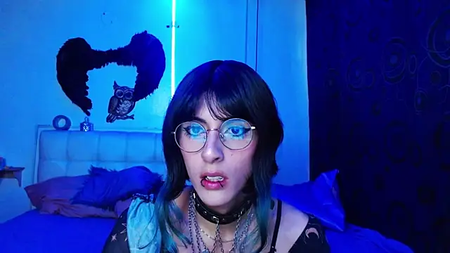 Snapshot of goth_minerva chatting on 09.10.25 goth minerva online show from 09.10.25