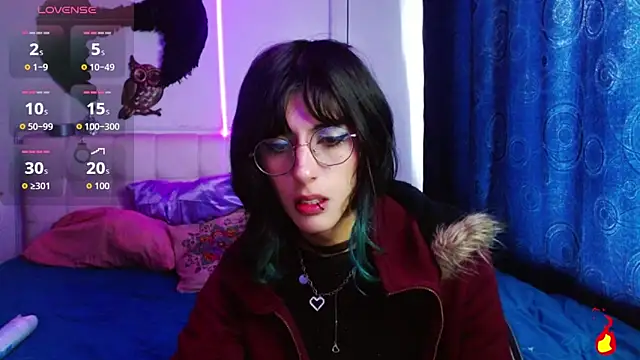 Snapshot of goth_minerva chatting on 09.12.25 goth minerva online show from 09.12.25