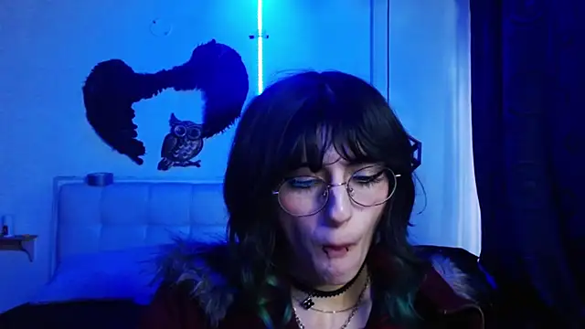 Snapshot of goth_minerva chatting on 09.18.25 goth minerva online show from 09.18.25