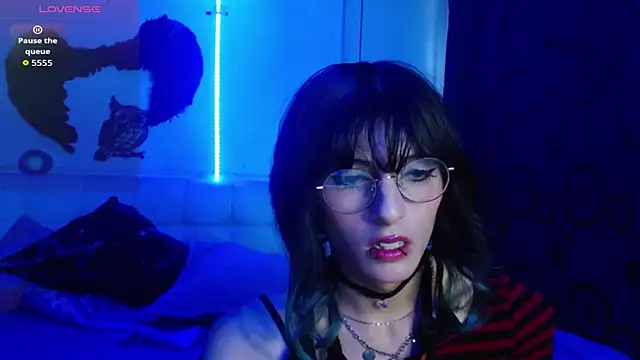 Snapshot of goth_minerva chatting on 09.23.25 goth minerva online show from 09.23.25