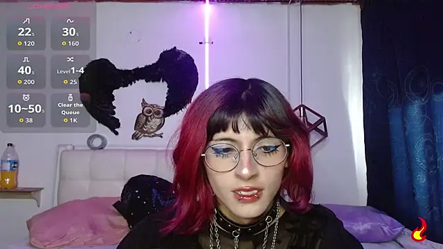 Snapshot of goth_minerva chatting on 10.02.25 goth minerva online show from 10.02.25