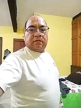 Snapshot of ERobnequizC25 chatting on 03.20.25 ERobnequizC25 online show from 03.20.25