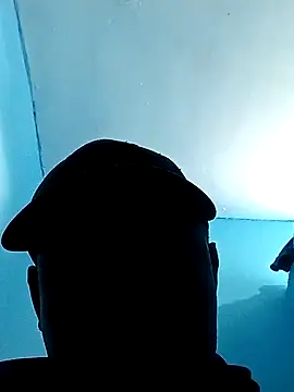 Snapshot of luuiss12 chatting on 09.22.25 luuiss12 online show from 09.22.25