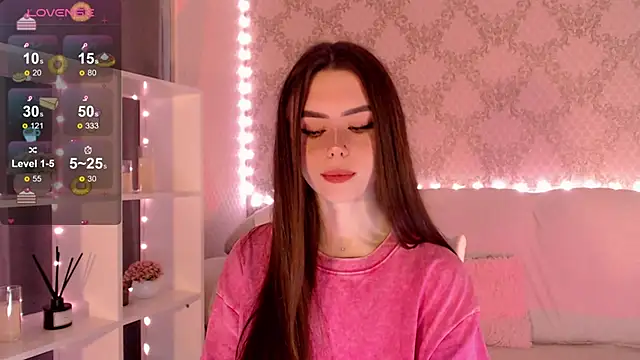 Snapshot of HolyMiax chatting on 09.17.25 HolyMiax online show from 09.17.25