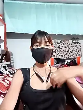 Snapshot of HOT_SHRII chatting on 10.17.25 HOT SHRII online show from 10.17.25