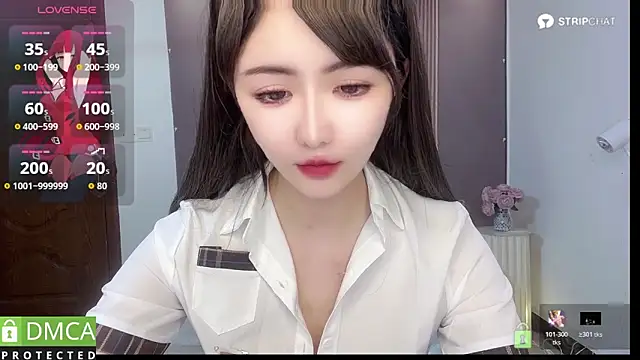 Snapshot of lemi- chatting on 10.25.25 lemi- online show from 10.25.25