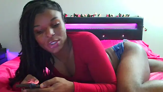 Snapshot of theebodyy chatting on 10.22.25 theebodyy online show from 10.22.25