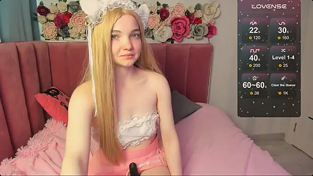 Snapshot of AnimeAlica18 chatting on 10.22.25 AnimeAlica18 online show from 10.22.25