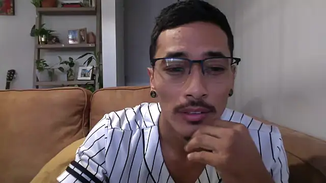 Snapshot of tanjir020 chatting on 10.16.25 tanjir020 online show from 10.16.25